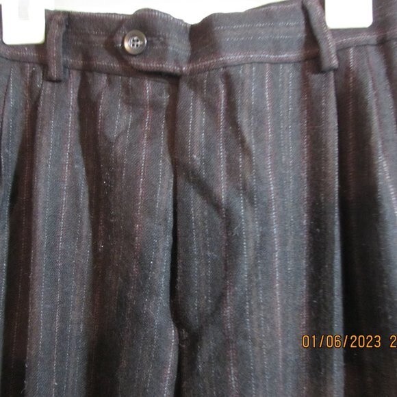VINTAGE LIZ CLAIBORNE WOOL DRESS PANTS SIZE 8 BLACK PINSTRIPS PLEATED - Picture 4 of 10